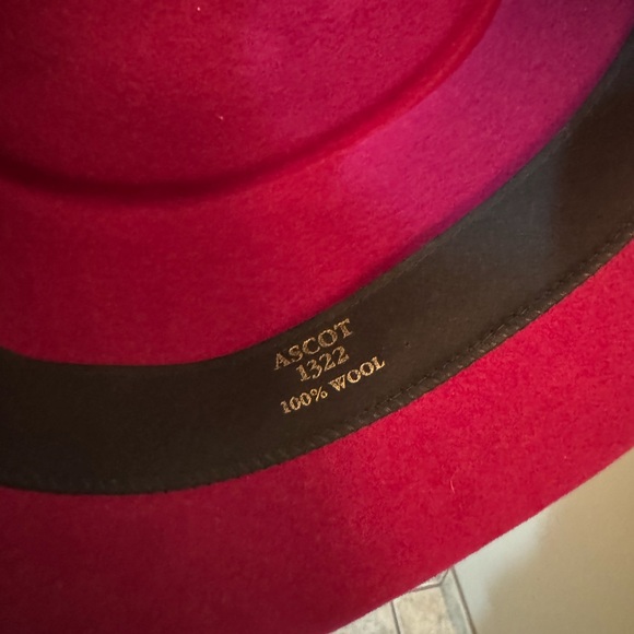 Hat - Picture 4 of 12